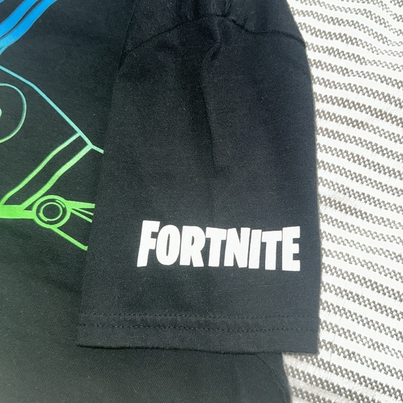 Abercrombie kids fornite tee - Picture 3 of 4